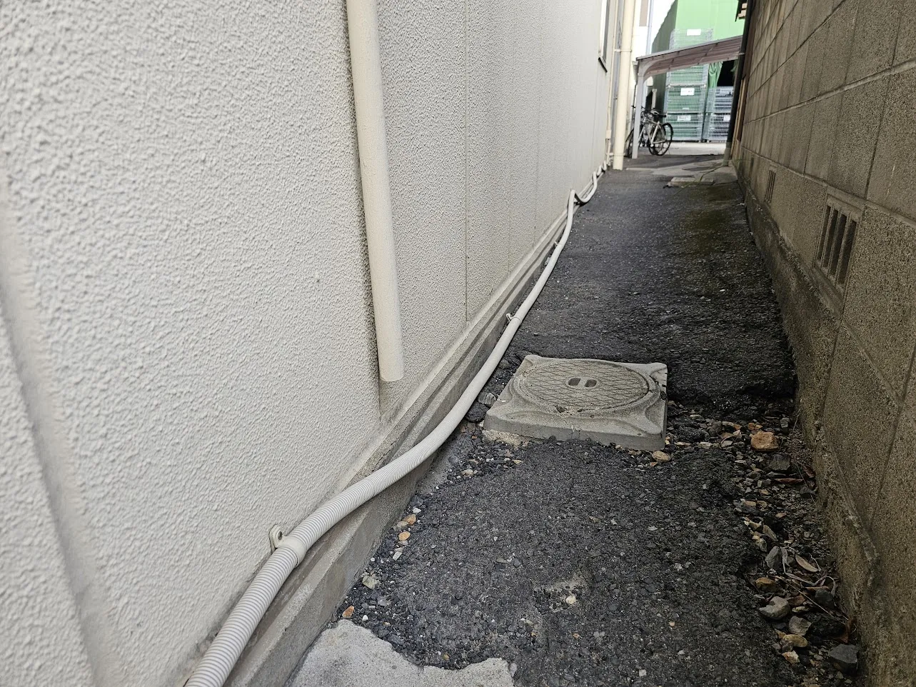 西棟南面の基礎施工前