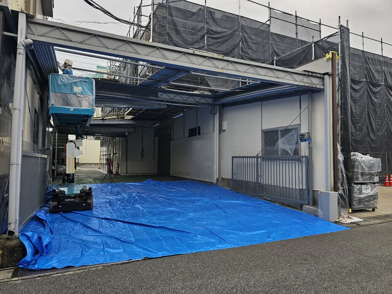西棟 テントヤード廻り塗装