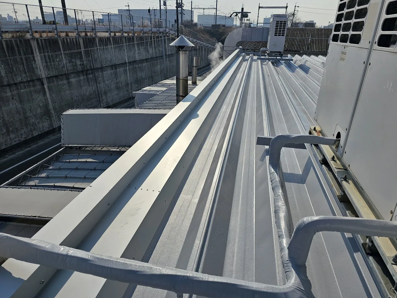 東棟 室外機 配管廻り｜施工後