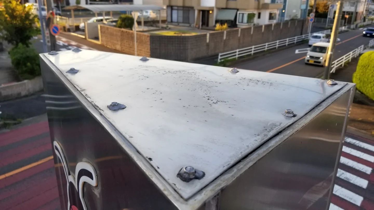 看板改修 8：看板の施工中