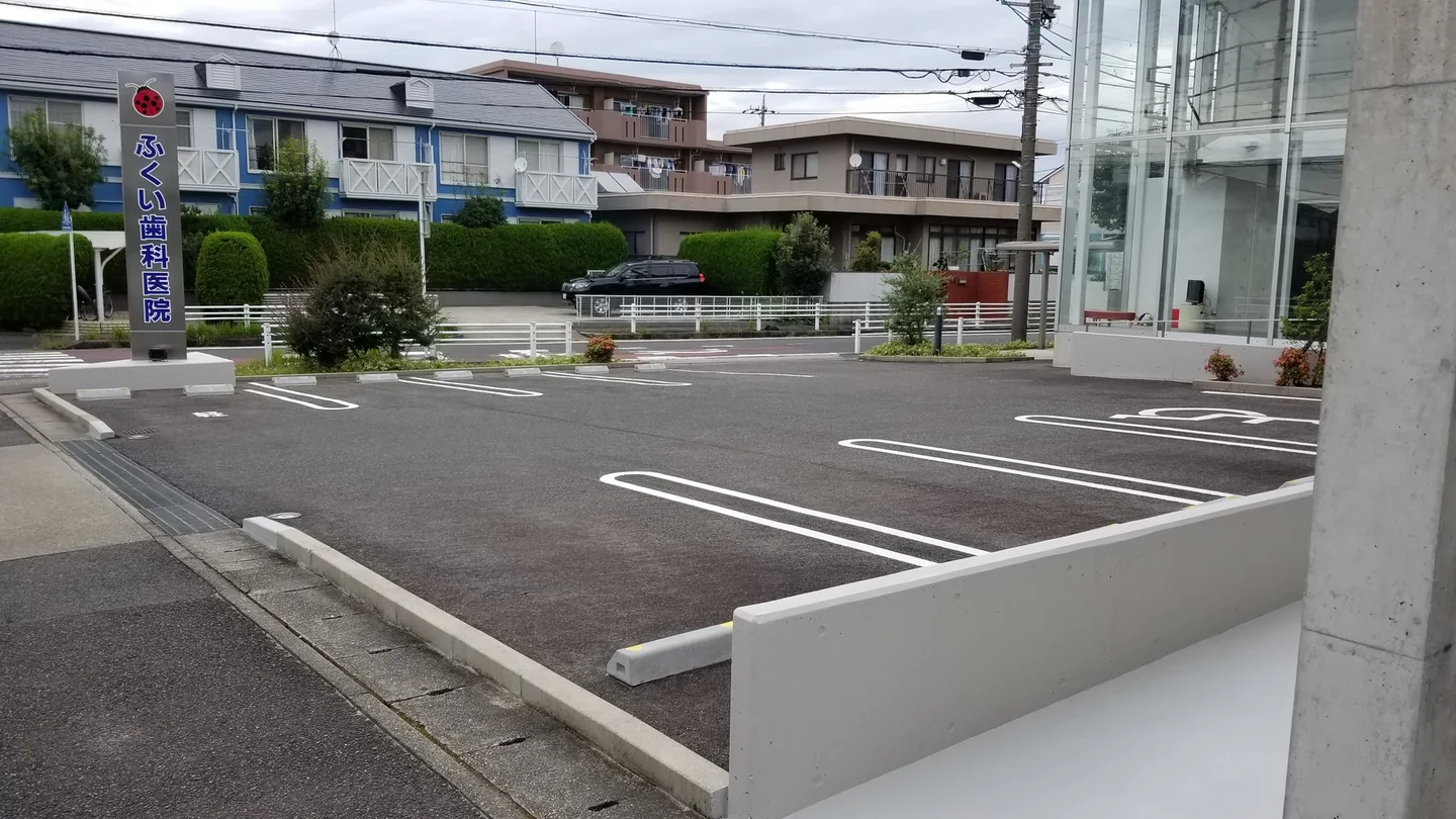 外まわり改修後のふくい歯科医院様の建物全景