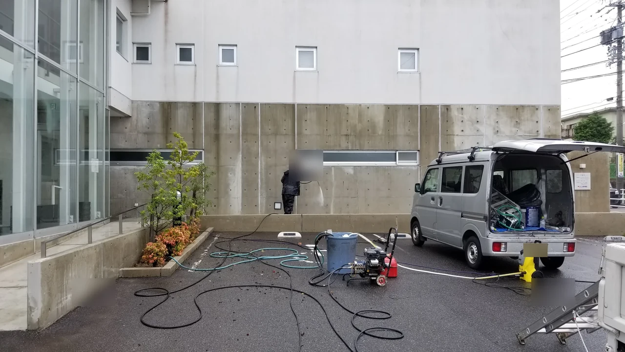 高圧洗浄 6：大小2台の高圧洗浄機を使った全体作業