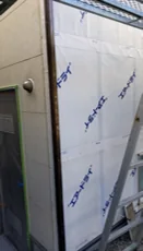 外壁開口まわりへ透湿防水シートを施工した状態